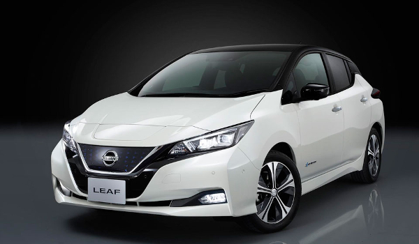 электромобиль Nissan Leaf